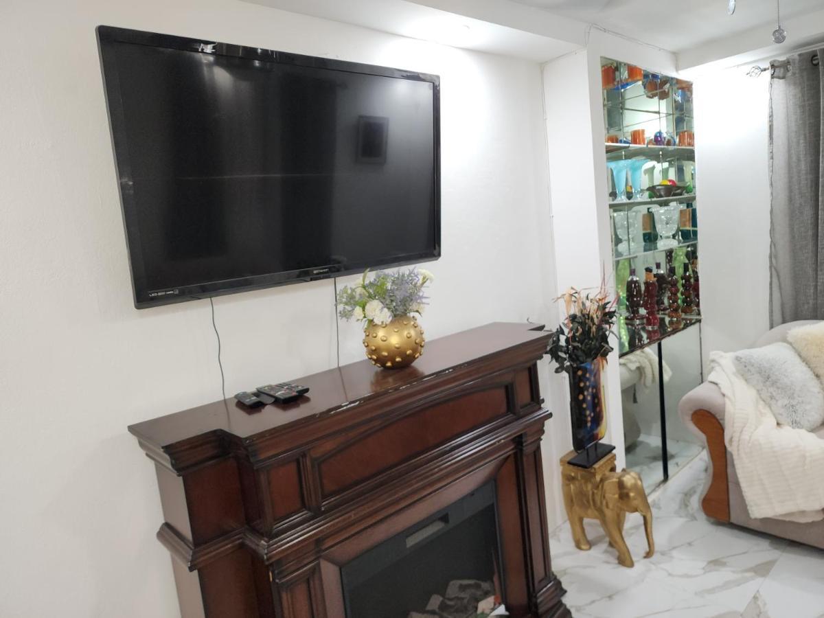 11Onessex1 In The Heart Of Kingston Ja Dn Vacations Apartment Екстериор снимка