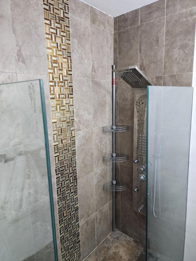 11Onessex1 In The Heart Of Kingston Ja Dn Vacations Apartment Екстериор снимка